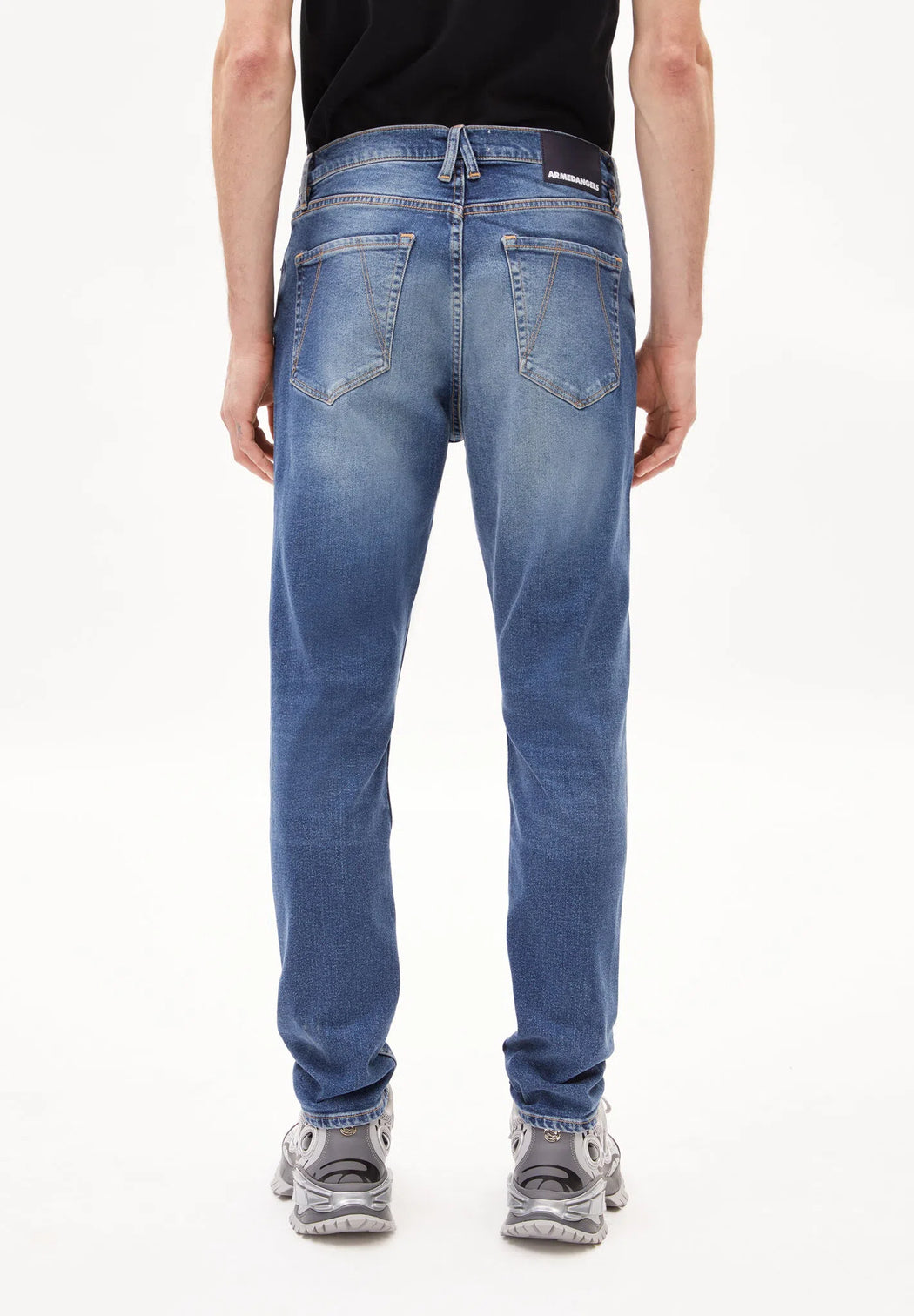 Aarjo Dive Tapered Jeans-Armedangels-Jeans-ROTATION BOUTIQUE BERLIN