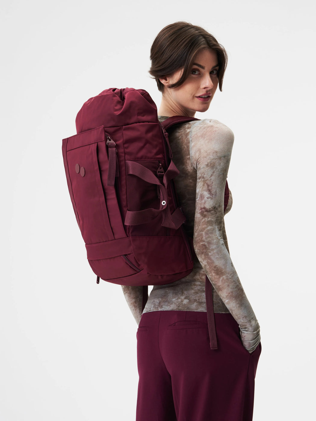 Blok Medium Changeant Glazed Red-Pinqponq-Rucksäcke-ROTATION BOUTIQUE BERLIN