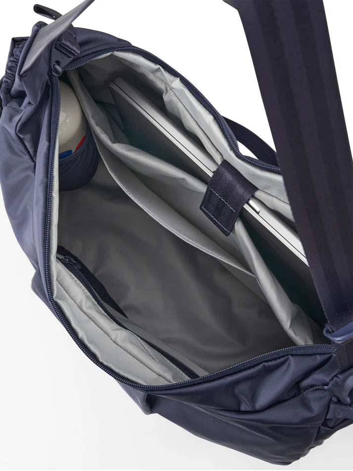 Cross-Body Umhängetasche Krumm Large-Pinqponq-Taschen-ROTATION BOUTIQUE BERLIN