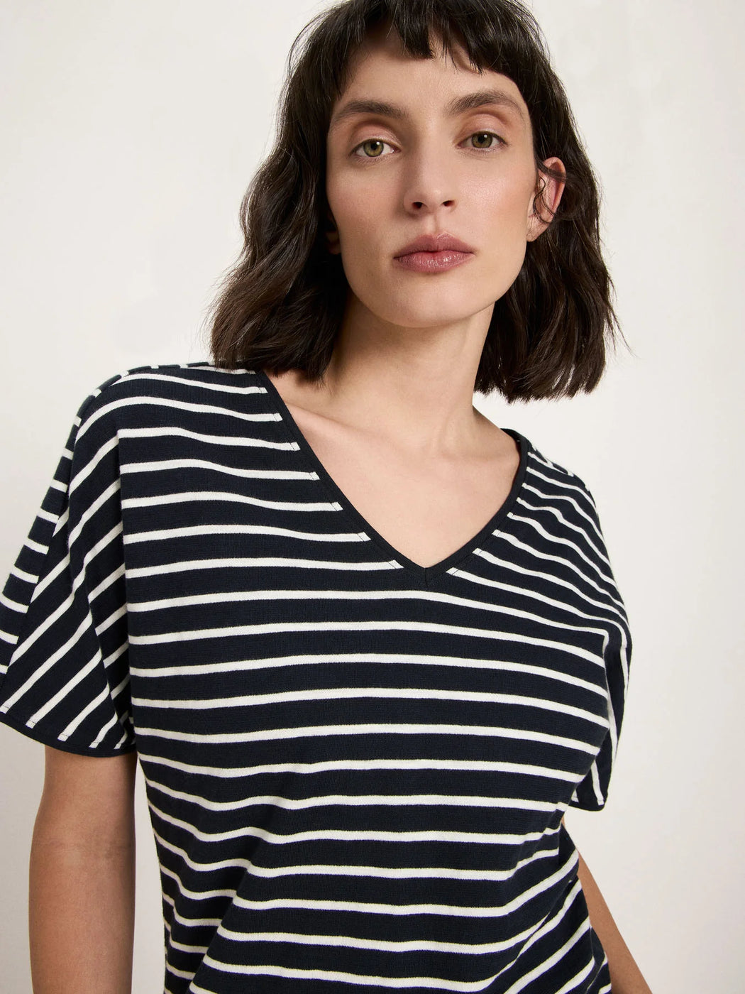 Damen V-Neck Shirt-Lanius-T-Shirts-ROTATION BOUTIQUE BERLIN