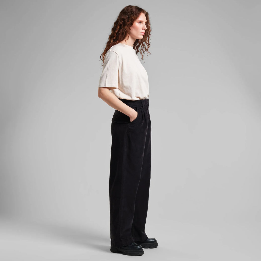 Schwarze Cord Hose Vickleby-Dedicated-Hosen-ROTATION BOUTIQUE BERLIN