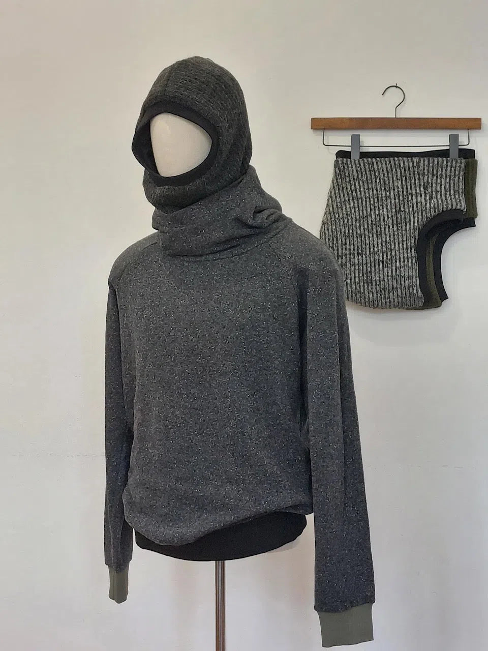 Thay - Kapuzenpullover-Herb-Pullis & Sweatshirts-ROTATION BOUTIQUE BERLIN