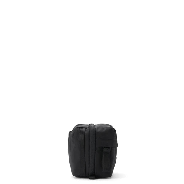 Wash Bag Mono Maxgear Crinkle Black - Waschbeutel-Pinqponq-Hip Bags-ROTATION BOUTIQUE BERLIN