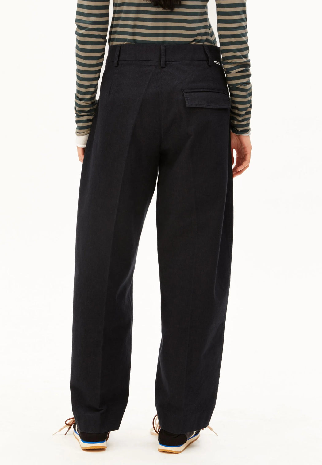 Herringbone Barrel Leg Hose Damen von Armedangels – Bild 2