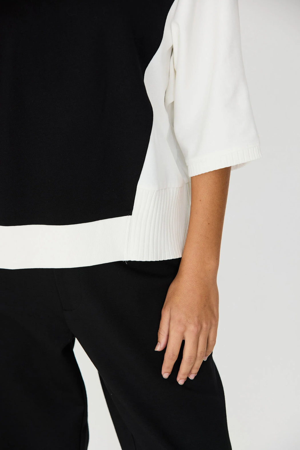 Aloria Halbarm T-Shirt von SKFK – Bild 7