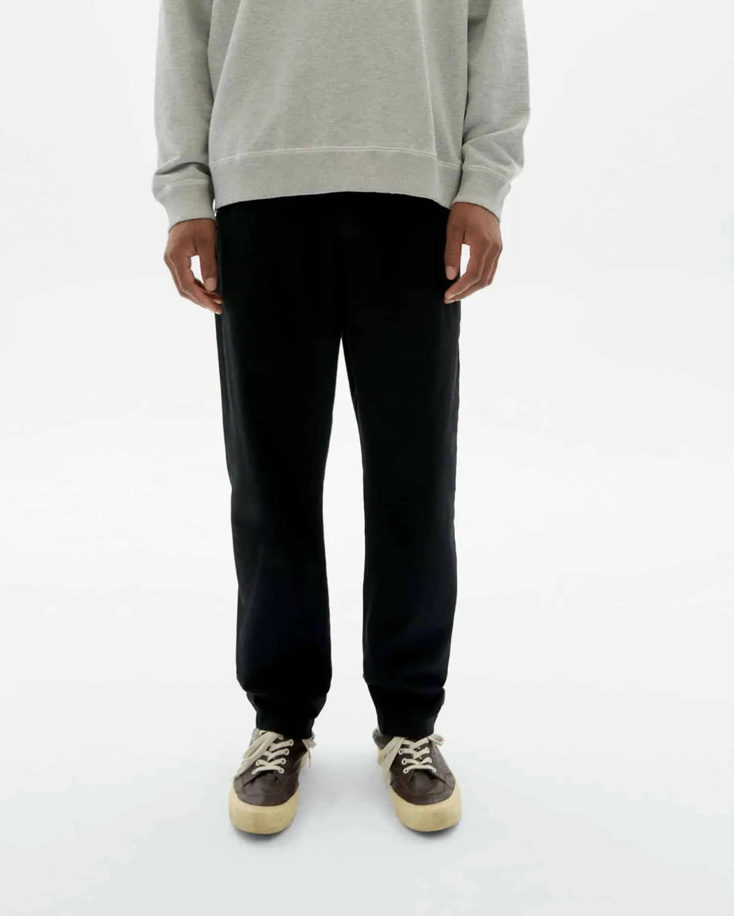 Black Travel Pants von Thinking Mu – Bild 1